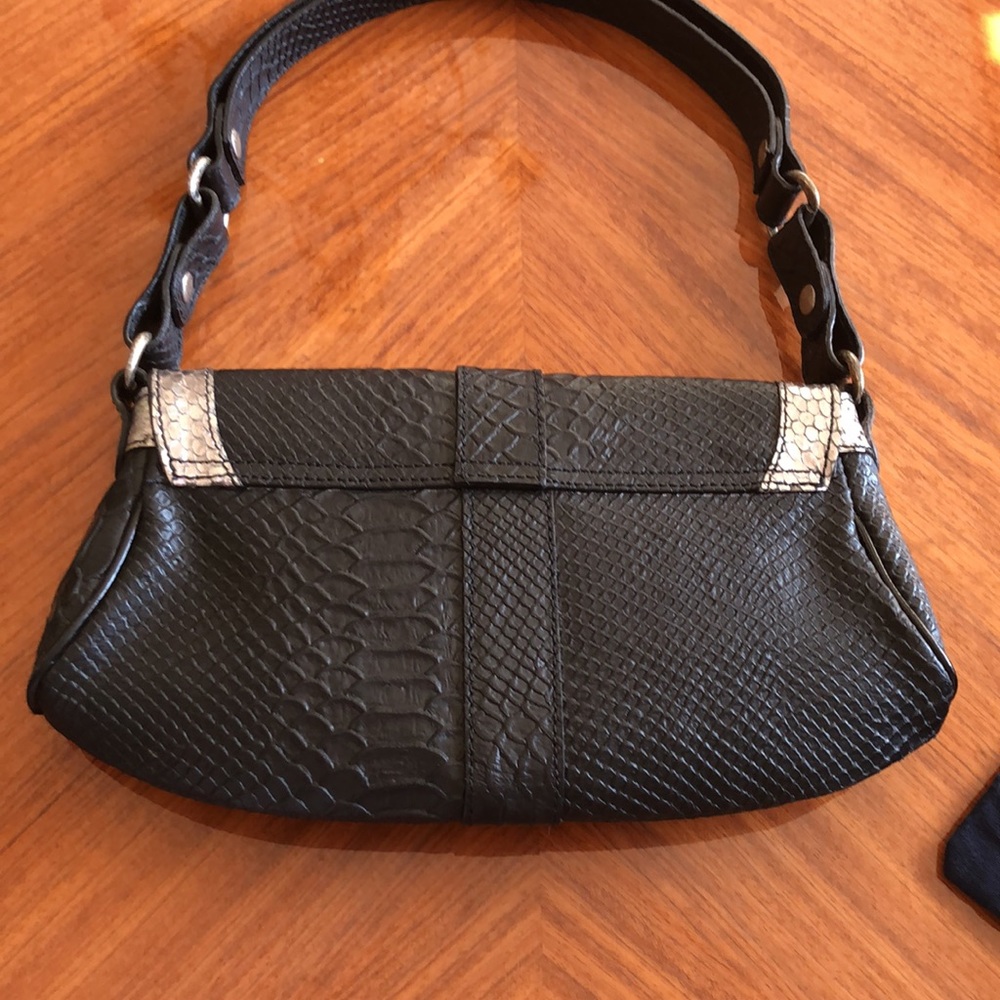 Handbag - Picture 8 of 9
